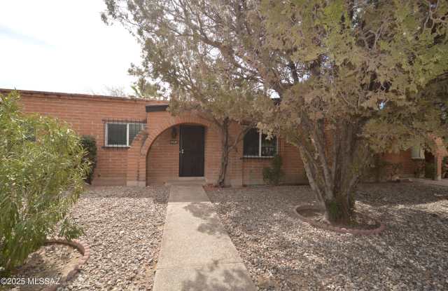 4438 E Fort Lowell Road photos photos