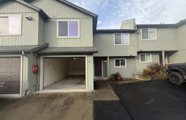 1866 NE Fairview Ave photos photos