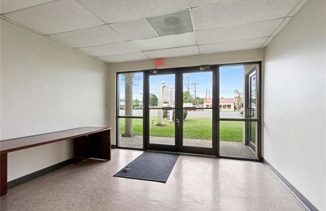 1101 W AIRLINE Highway Gallery 4