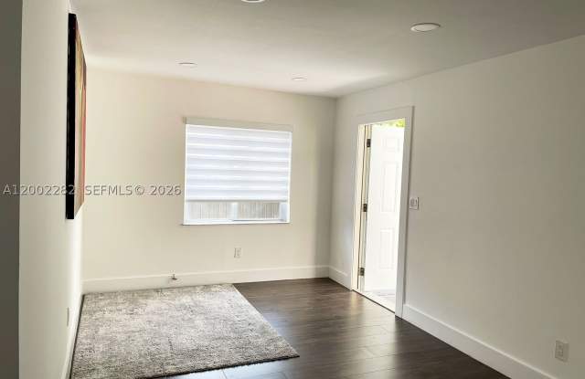 471 NW 32nd Ct Gallery 4