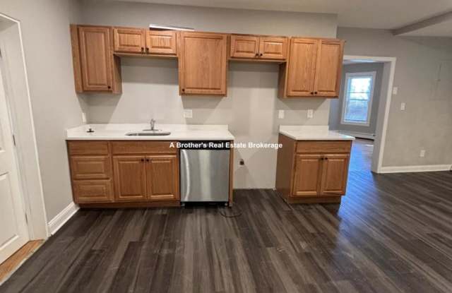 713 Metropolitan Ave. photos photos