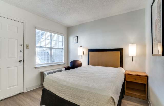 Waterford Studios Fully Furnished with Utilities Included Gallery 3