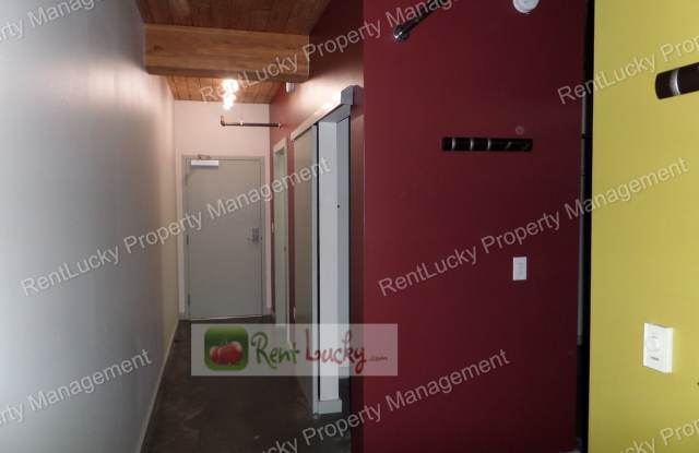 GREAT NEW PRICE! Super Unique & Cool 1-Bedroom Condo in Veer Lofts in South Lake Union! Gallery 4