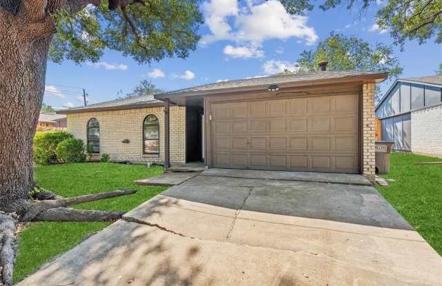 556 Hawthorne Drive Gallery 1