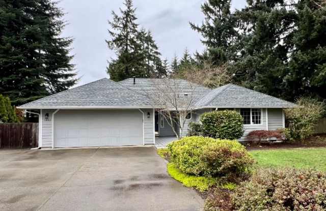 Pending Application - Renovated 3BD w/ Large Shop - 7042 44th Avenue Northeast, Thurston County, WA 98516