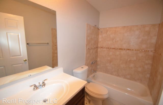 3981 Versailles Dr #F - 3981 Versailles Drive, Orlando, FL 32808