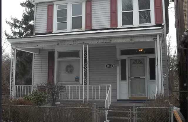 Spacious 5-Bedroom Home in Pittsburgh’s Homewood Neighborhood – Available Now! Gallery 1