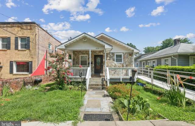 4216 CLAY STREET NE photos photos