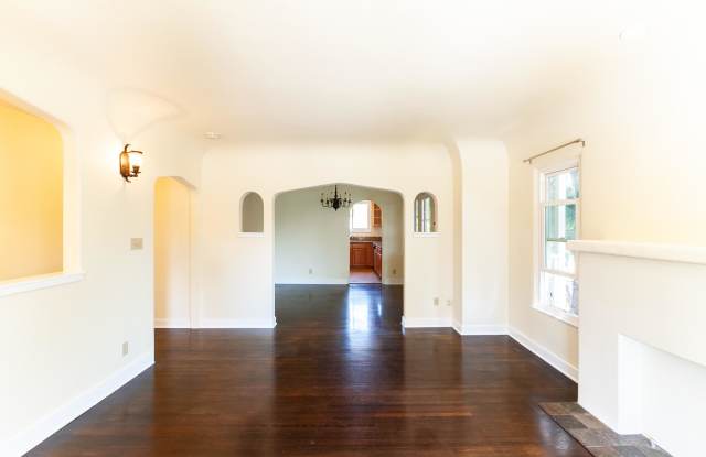 4309 KINGSWELL AVE - 4309 Kingswell Avenue, Los Angeles, CA 90027