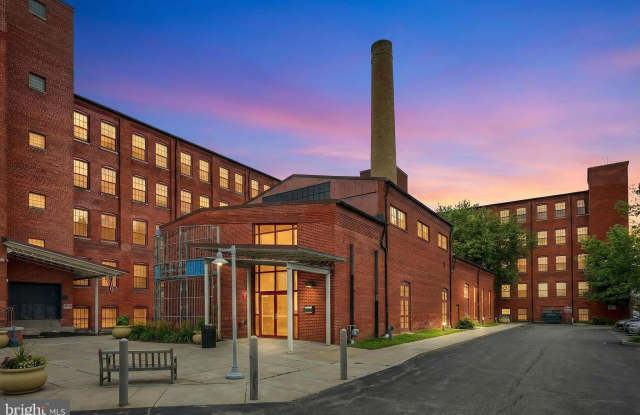 241 N FRANKLIN Street unit: 4 photos photos