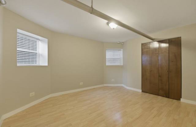 6645 North Greenview Avenue photos photos