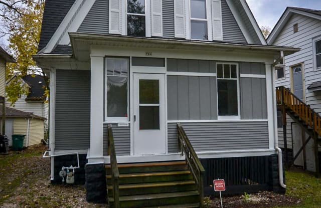 724 E. Washington St. - 724 East Washington Street, Joliet, IL 60433