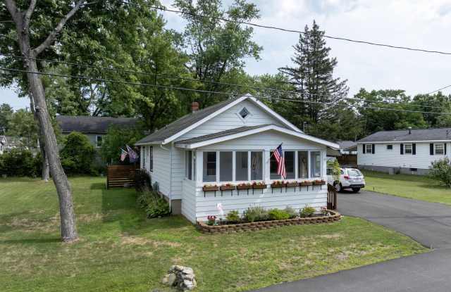 33 Clinton Street - 33 Clinton Street, Hampton Manor, NY 12144