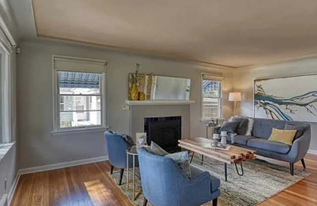 PARTIALLY FURNISHED!! Charming Home in a Convenient Northwest Location! Gallery 4