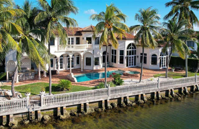 3283 NE 171st St photos photos