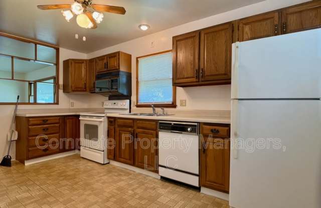 1517 Margaretha Avenue photos photos