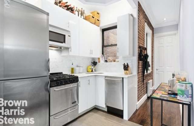 283 West 11th Street Gallery 2