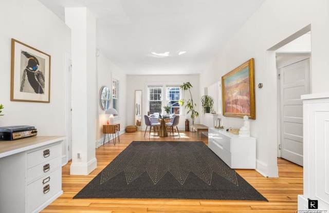 401 Hunter Avenue Gallery 4