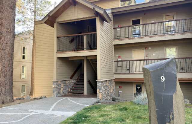 FURNISHED CONDO WITH ALL UTILITIES & INTERNET INCLUDED - AVAILABLE NOW Gallery 1