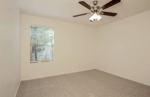 2433 W Jessica Ln photos photos