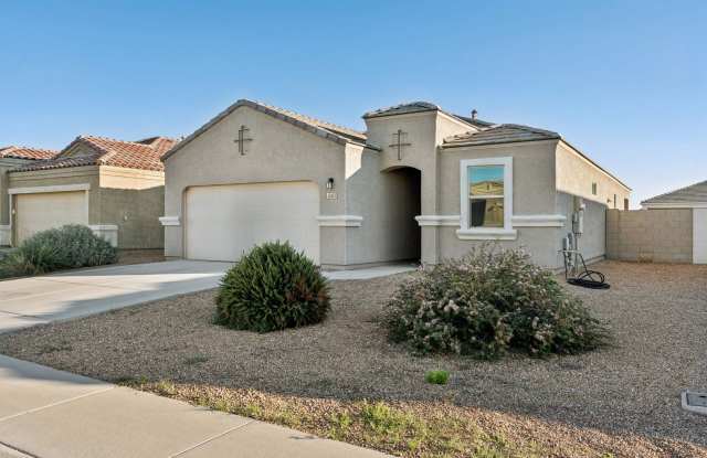 Gorgeous, beautiful 3 bed, 2 bath home with an open floor plan!! Newer community!!! Available November 1st!!! - 5003 East Smoky Quartz Road, San Tan Valley, AZ 85143