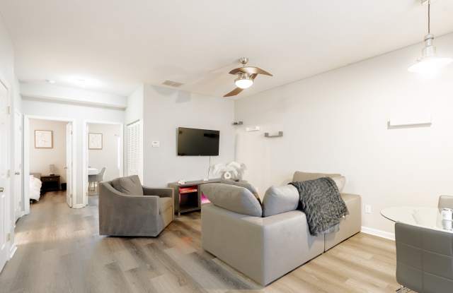 30 E Hudson St photos photos