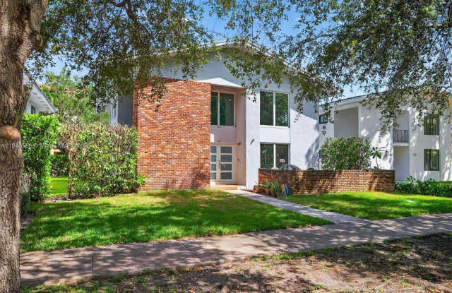539 Menendez Ave photos photos