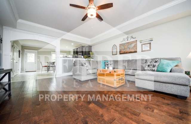 PRICE REDUCED   BEAUTIFUL TOWNHOME- SHOWINGS BY APPOINTMENT ONLY Gallery 4