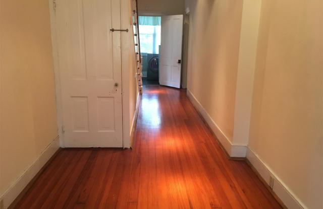 113 North Laurel Street Gallery 4