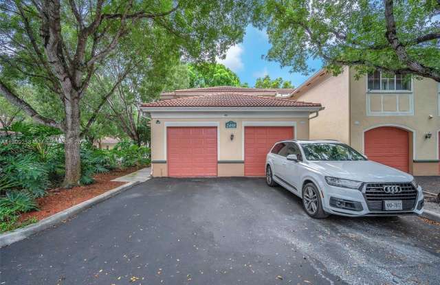 2498 Centergate Dr Gallery 2