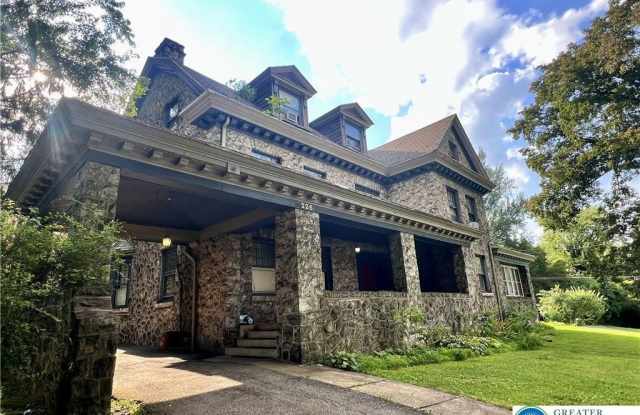 226 13th Street unit: 2 photos photos
