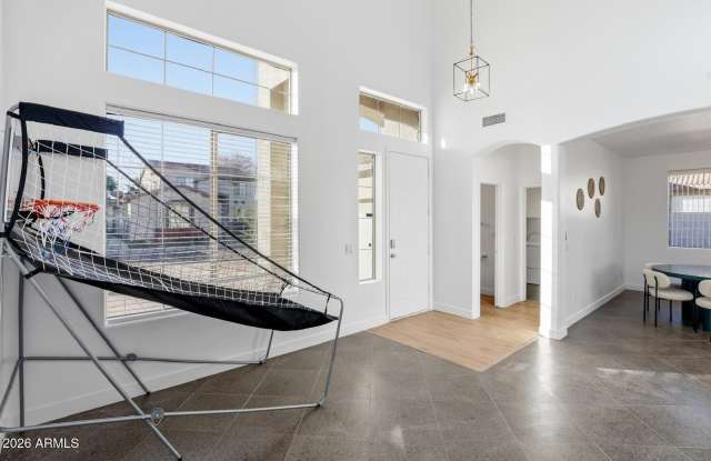 220 W BEECHNUT Place Gallery 4