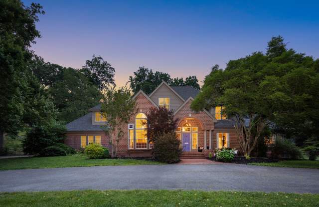 Spacious 6-Bedroom Furnished Home Near Asheville – Privacy, Comfort  Convenience! photos photos