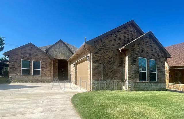 1213 Ne 14 - 1213 Northeast 14th Street, Oklahoma City, OK 73117