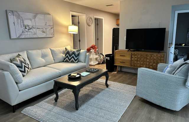 239 Seahorse Dr SE - BUnit B Gallery 2