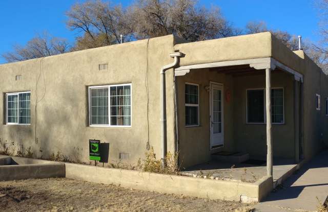 Delightful 3 Bedroom, 1 Bathroom Home in the SW! photos photos