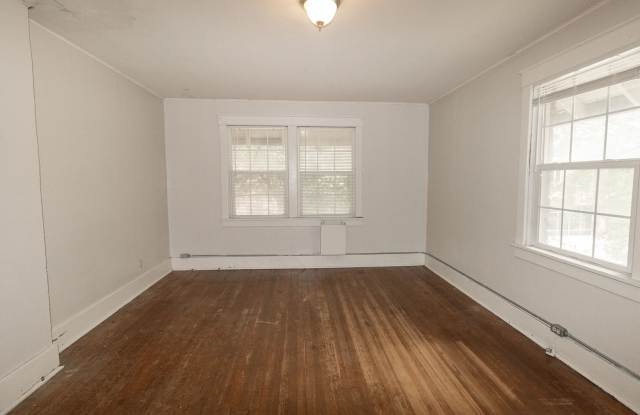 2 Bedroom House Just Steps From Downtown & Campus photos photos