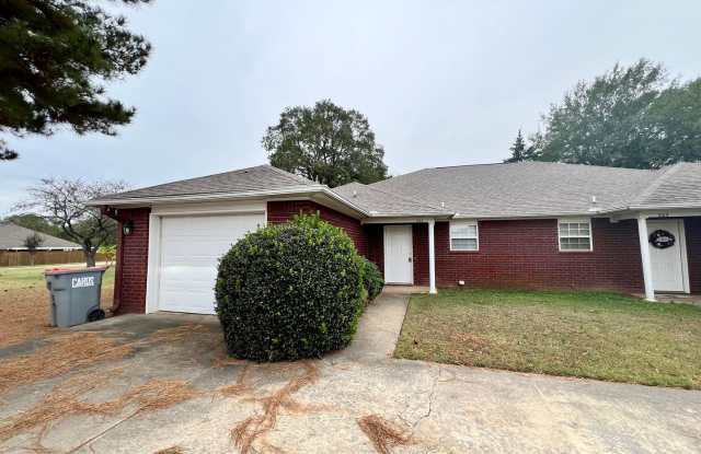 Cute 2 bed/2bath Duplex in Barling - Available NOW! - 201 H Street, Barling, AR 72923