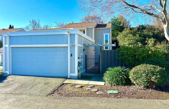 Virginia Hills-3 Bedroom, 2 Bath, Townhome with Garage and Pool photos photos