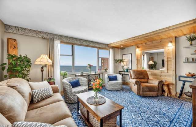 11850 Edgewater Drive photos photos