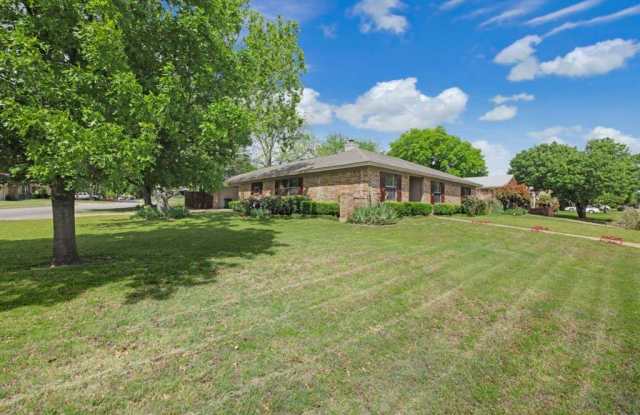 1020 Calloway Drive Gallery 2