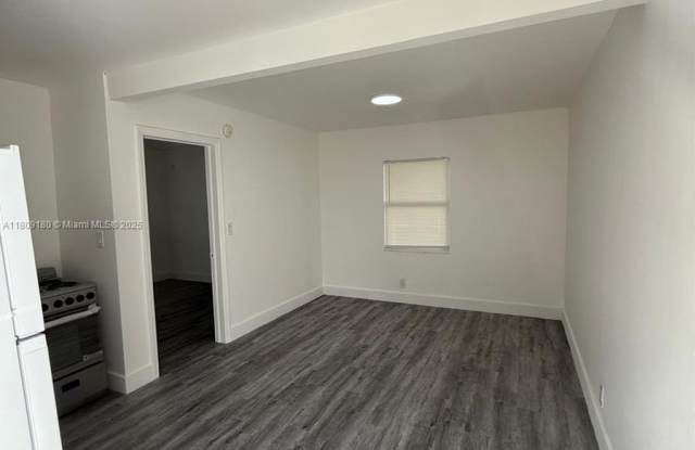 855 NW 3rd Ter photos photos