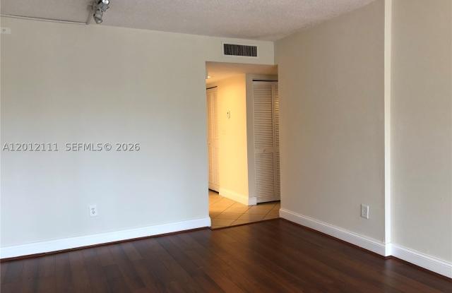 14301 N Kendall Dr Gallery 4