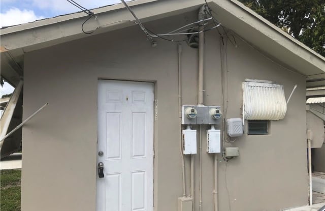 315 Glenn Pkwy - 315 Glenn Parkway, Hollywood, FL 33021