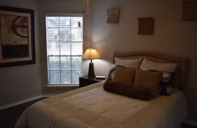 16497 Henderson Pass Gallery 4