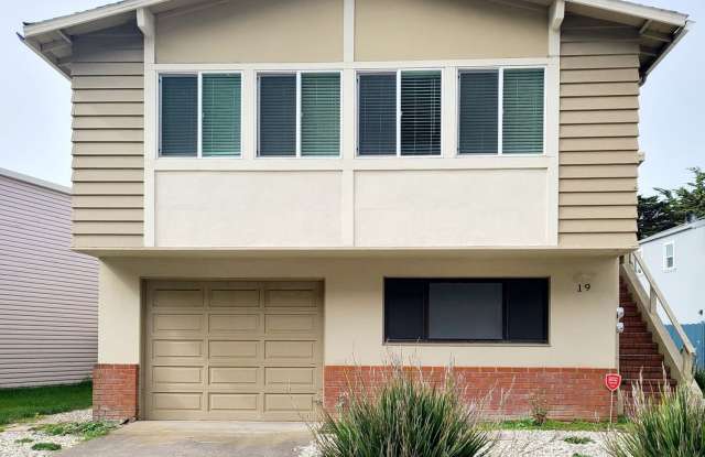 Totally remodeled. Impressive, open floor plan. 1-bed/1-bath. Private Washer/Dryer in-unit photos photos