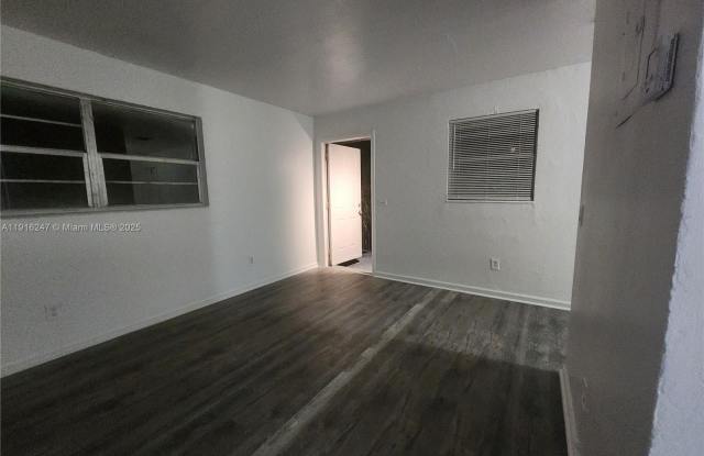 519 NW 8th Ave photos photos