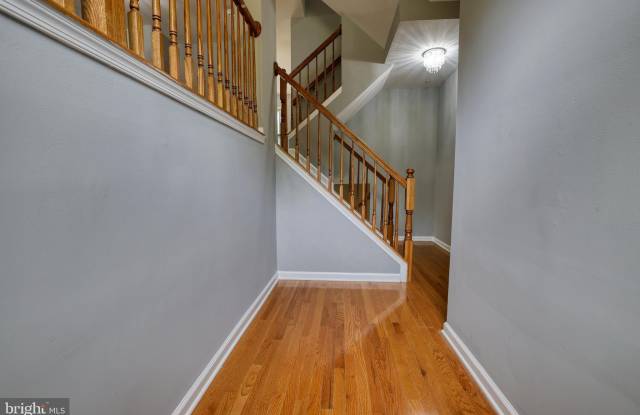 30 FLAXLEAF Court Gallery 3