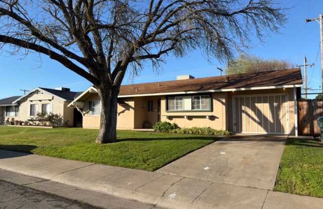 Ready to Move? Pet Friendly photos photos