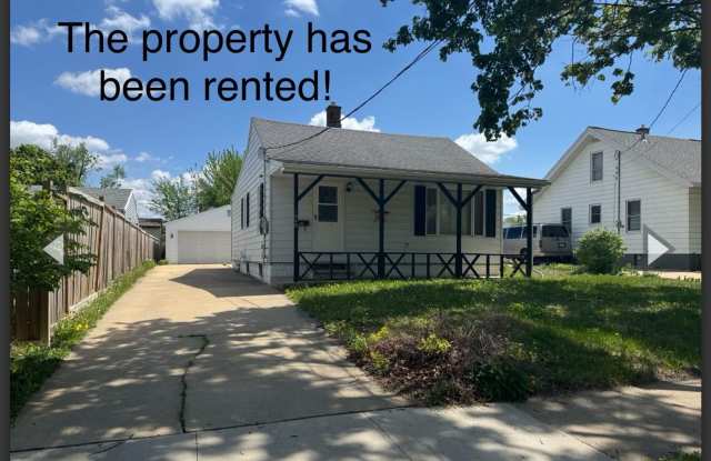 Non-smoking house for Rent 2 bedroom 1.5 bath, large two car garage photos photos